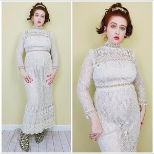 1970s Montgomery Ward vintage lace wedding gown
